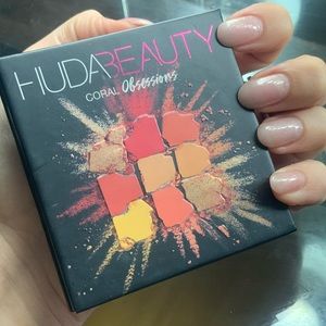 HUDA Beauty Coral Obsessions Palette